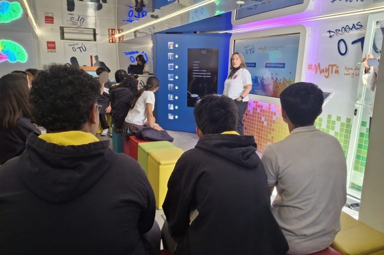 Autobús “Drogas o tú”